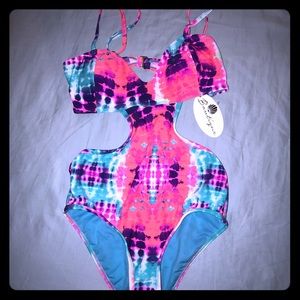 NWT cut-out one piece bathing suit